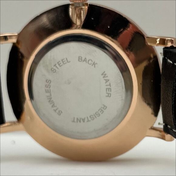 Fashion Casual Wristwatch in Black and Rose Gold - Picture 5 of 6